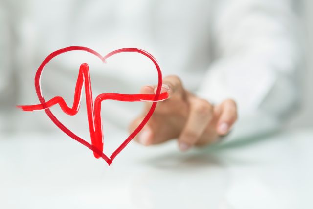 Sinusrhythmus in einem gemalten Herz