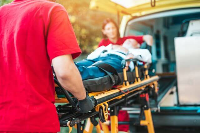 Die TIMELESS-Studie verglich bei Schlaganfall-Betroffenen mit geeigneter Perfusionsbildgebung die Therapie mit Tenecteplase (vs. Placebo) im Zeitfenster bis zu 24 Stunden.