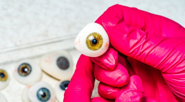 Anfertigung einer Augenprothese
