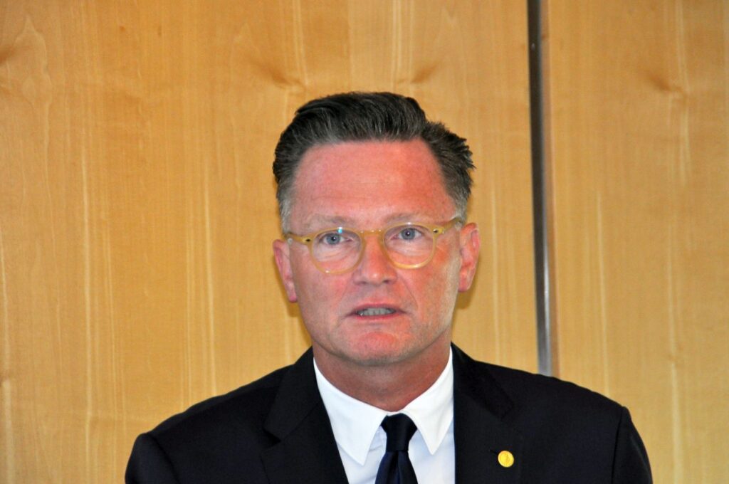 Prof. Maurice Stephan Michel, Generalsekretär und Sprecher des Vorstands der Deutschen Gesellschaft für Urologie (DGU), berichtete vor der Presse über eine neue Initiative der Fachgesellschaft zur PCa-Früherkennung. (Foto © Runkel auf dem DGU 2023)