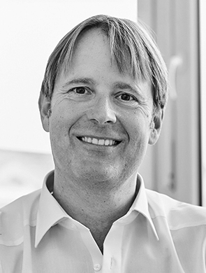 Dr. Stefan Carl