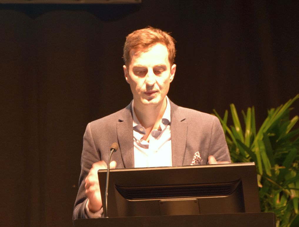 Dr. Jonas Herrmann