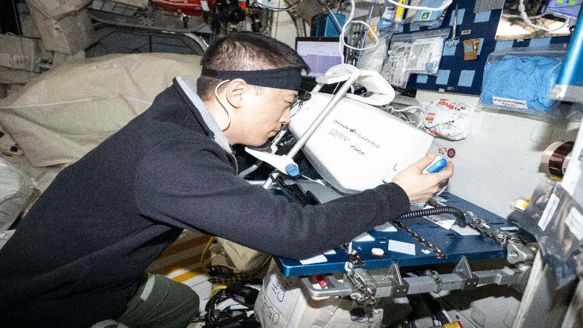 Das OCULUS Smartfield Perimeter bei einem Test mit einem Astronauten auf der Raumstation ISS.