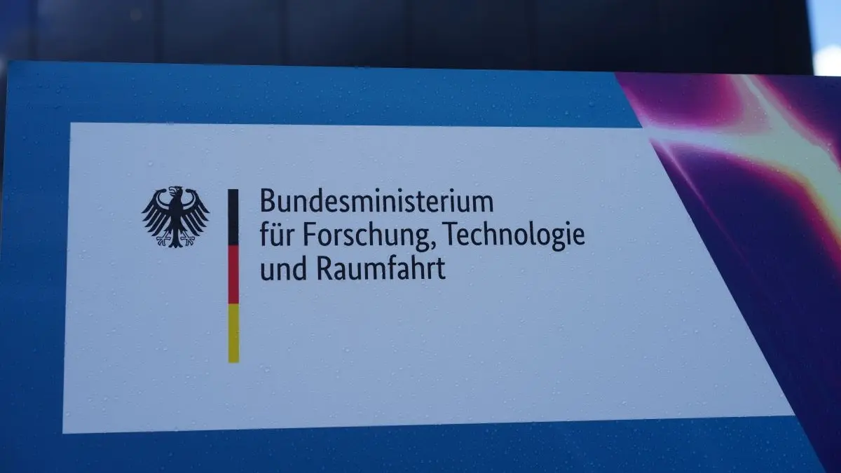 Logo des Bundesministeriums für Forschung, Technologie und Raumfahrt zum Wissenschaftsjahr 2026 Medizin der Zukunft.