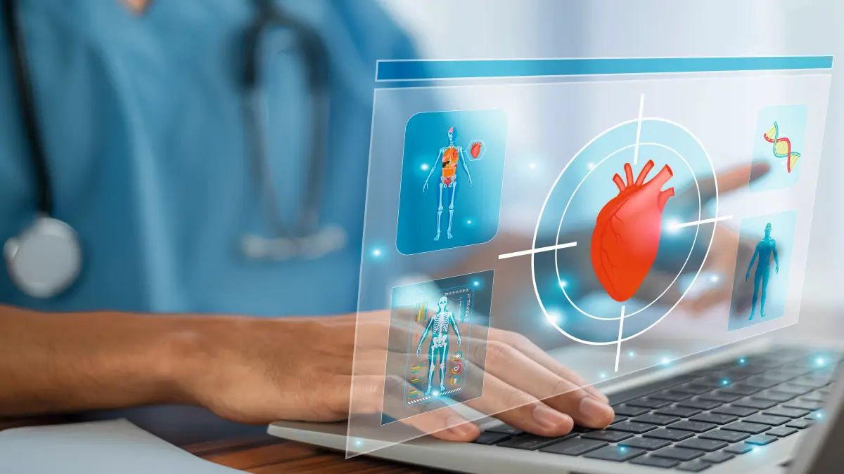 Digitale Herzmedizin: Arzt analysiert Herzdiagnose auf Laptop, digitale Diagnose und kardiologische Daten