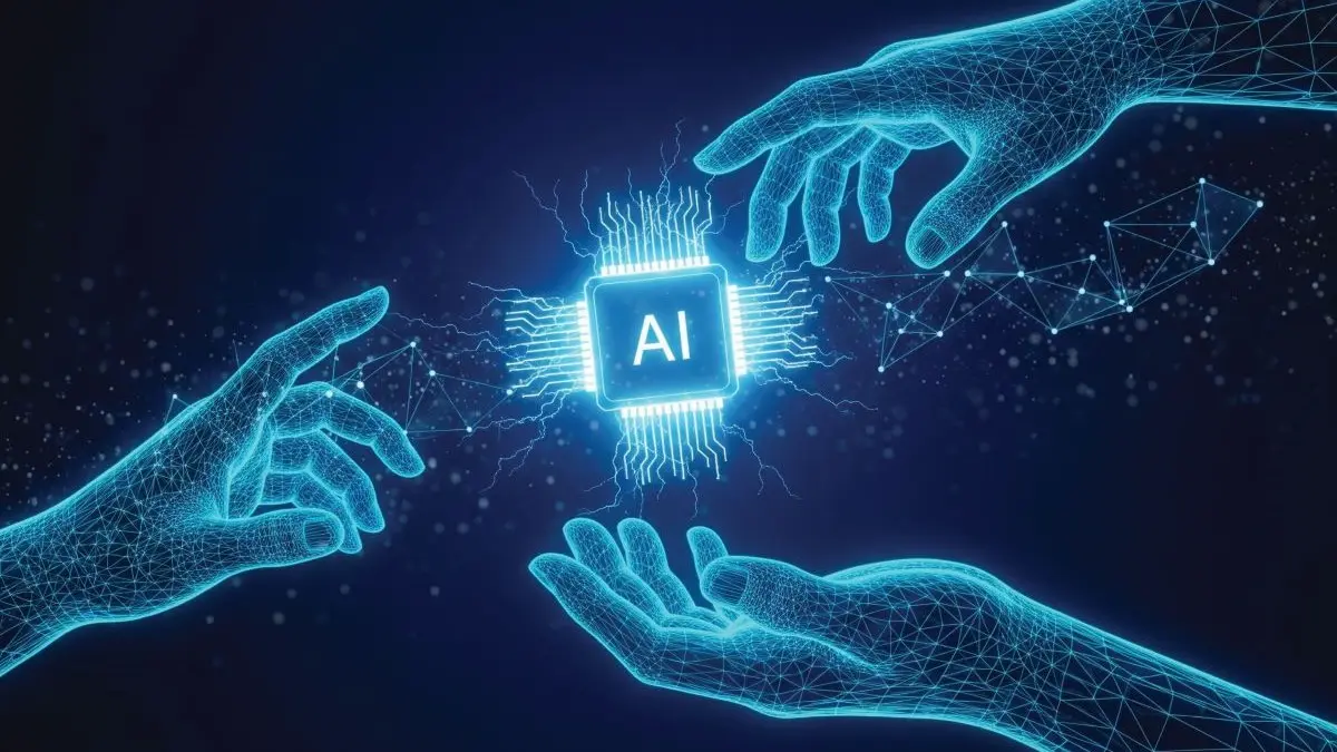 Digitale Hände halten leuchtenden AI-Mikrochip – Symbol für Künstliche Intelligenz und Digitalisierung