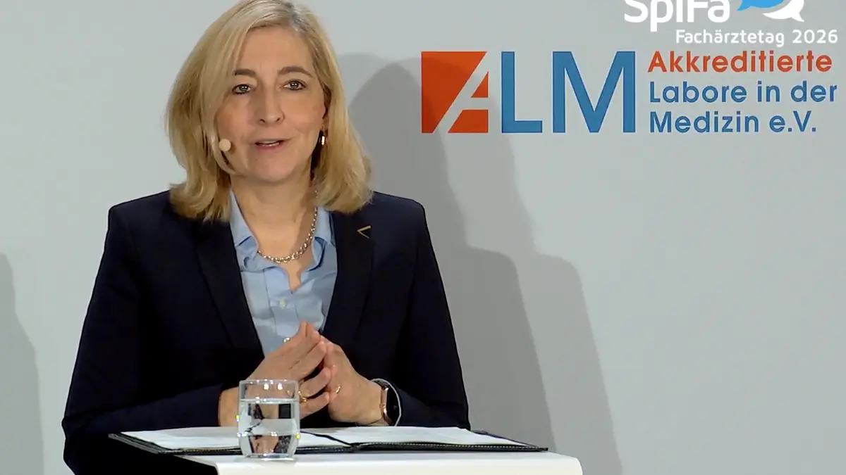 Bundesgesundheitsministerin Nina Warken kündigte bis zum Sommer ein Primärversorgungsgesetz an. (Quelle: SpiFa-Streaming)