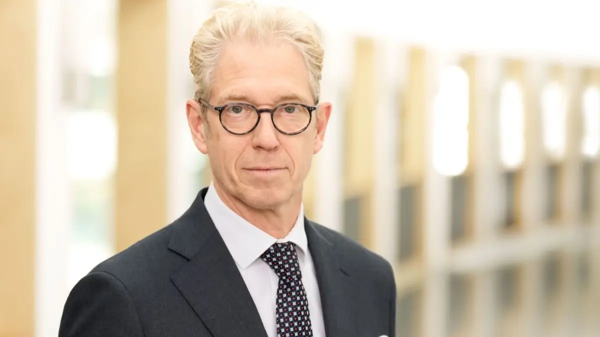 Der KBV-Vorstandsvorsitzende Dr. Andreas Gassen kündigte am Montag eine Rationierung der Versorgung aufgrund des GKV-Spargesetzes an. (© KBV)