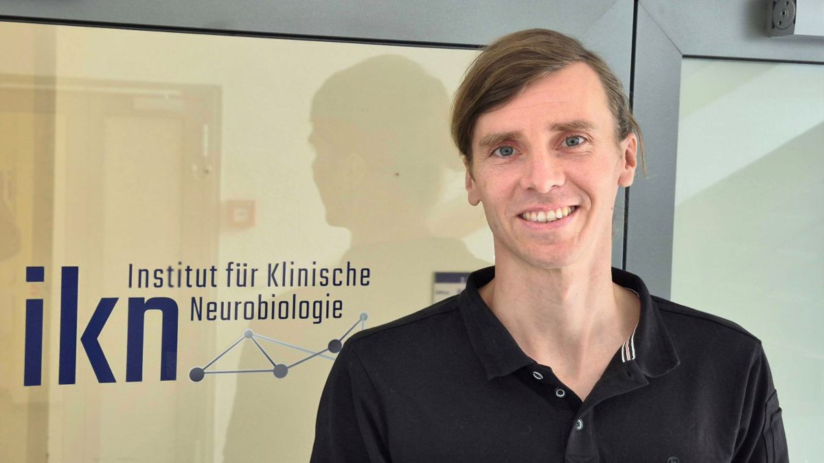 Der experimentelle und theoretische Neurowissenschaftler, Dr. Dominik Groos, baut am Universitätsklinikum Würzburg eine eigene Emmy Noether-Forschungsgruppe auf.
