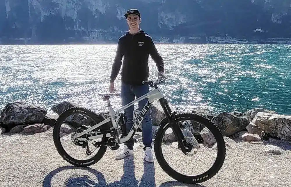 Seit Beginn dieses Jahres trainiert Mailo wieder wöchentlich auf seinem Mountainbike und nimmt an Wettkämpfen teil. Hier beim Bike Festival in Riva del Garda im Mai 2026 © Instagram: @mailo.grh 