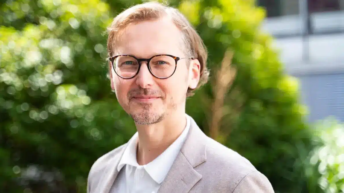 Prof. Steffen Rausch trat am Montag in Saarbrücken die Nachfolge von Prof. Michael Stöckle als Direktor der Klinik für Urologie und Kinderurologie am UKS an. Zuvor hatte Prof. Stefan Siemer die Klinik kommissarisch geführt. © Laura Glücklich/UKS