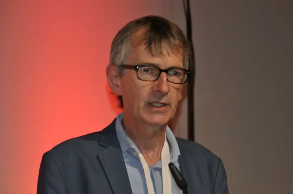 Abb. 2: Ulrich Langenberg, Geschäftsführender Arzt der Bundesärztekammer, lobt die Anhebung der Honorare in der Privatmedizin ohne Überforderung der Patienten. Quelle © Runkel