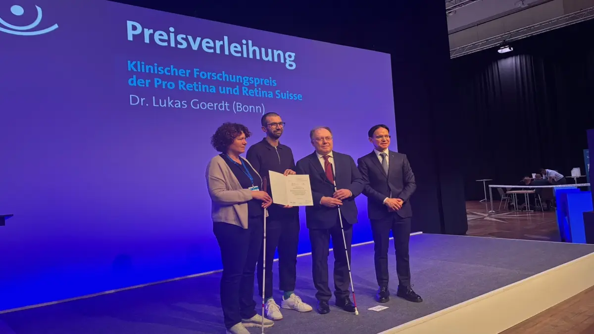 Preisverleihung des klinischen Forschungspreises 2026 an Dr. Lukas Goerdt.